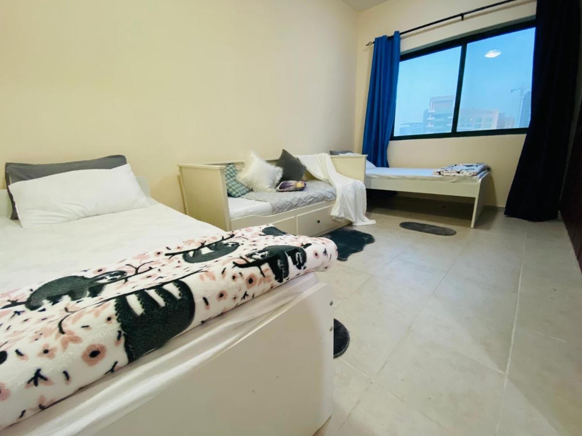Nash Guest House Females Only Дубай Екстериор снимка