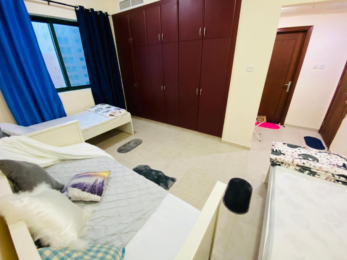 Nash Guest House Females Only Дубай Екстериор снимка