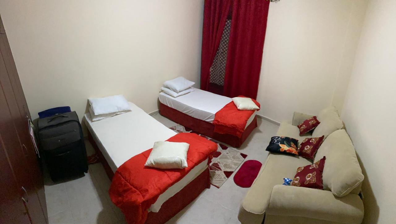Nash Guest House Females Only Дубай Екстериор снимка