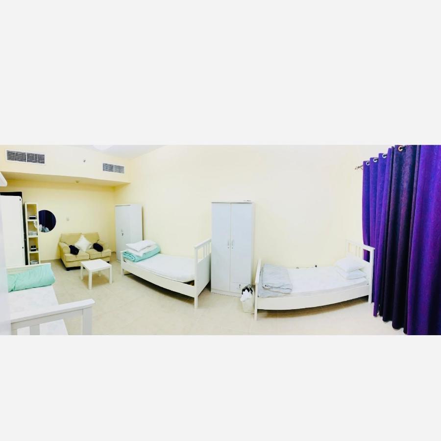 Nash Guest House Females Only Дубай Стая снимка