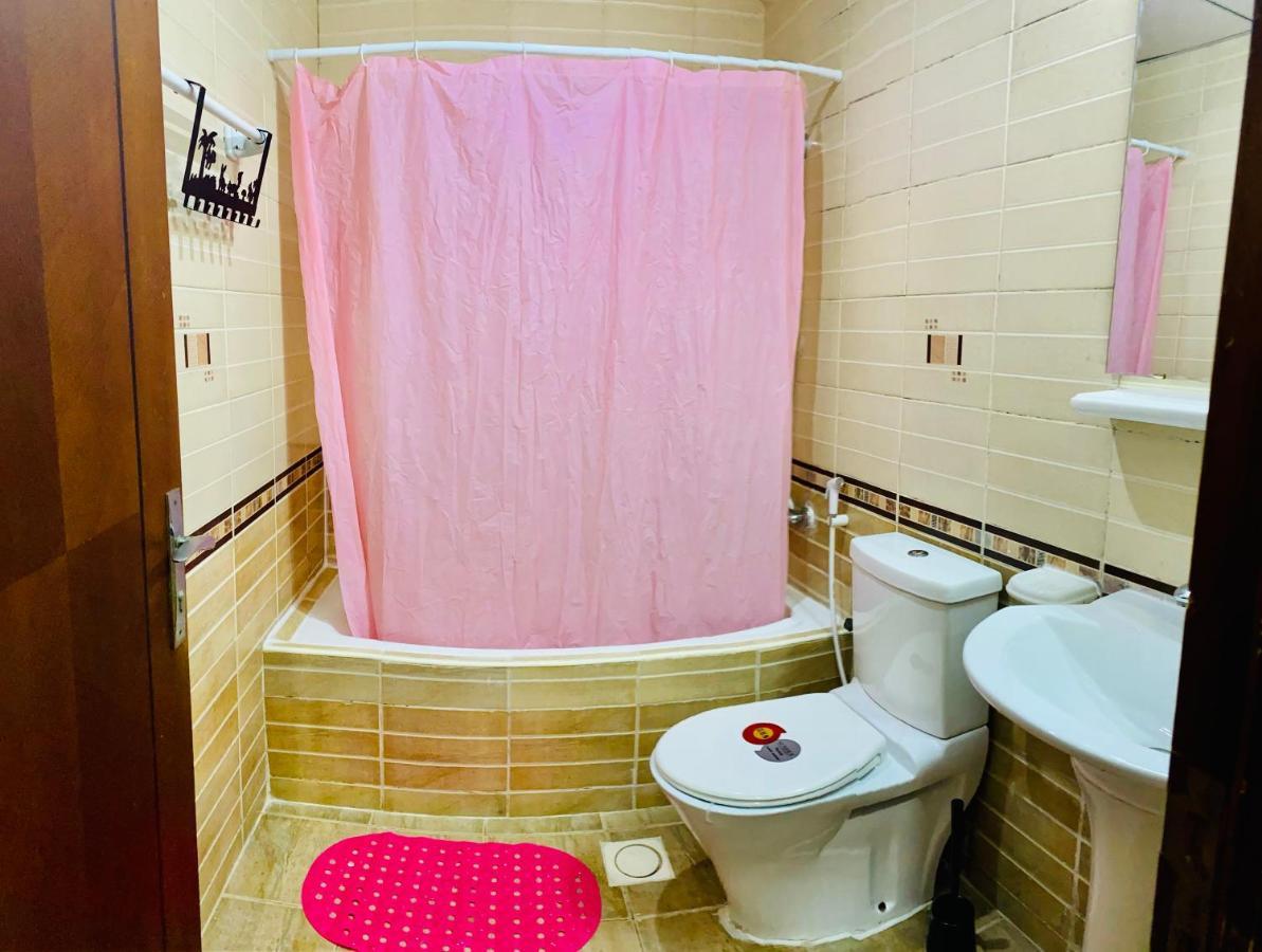 Nash Guest House Females Only Дубай Екстериор снимка