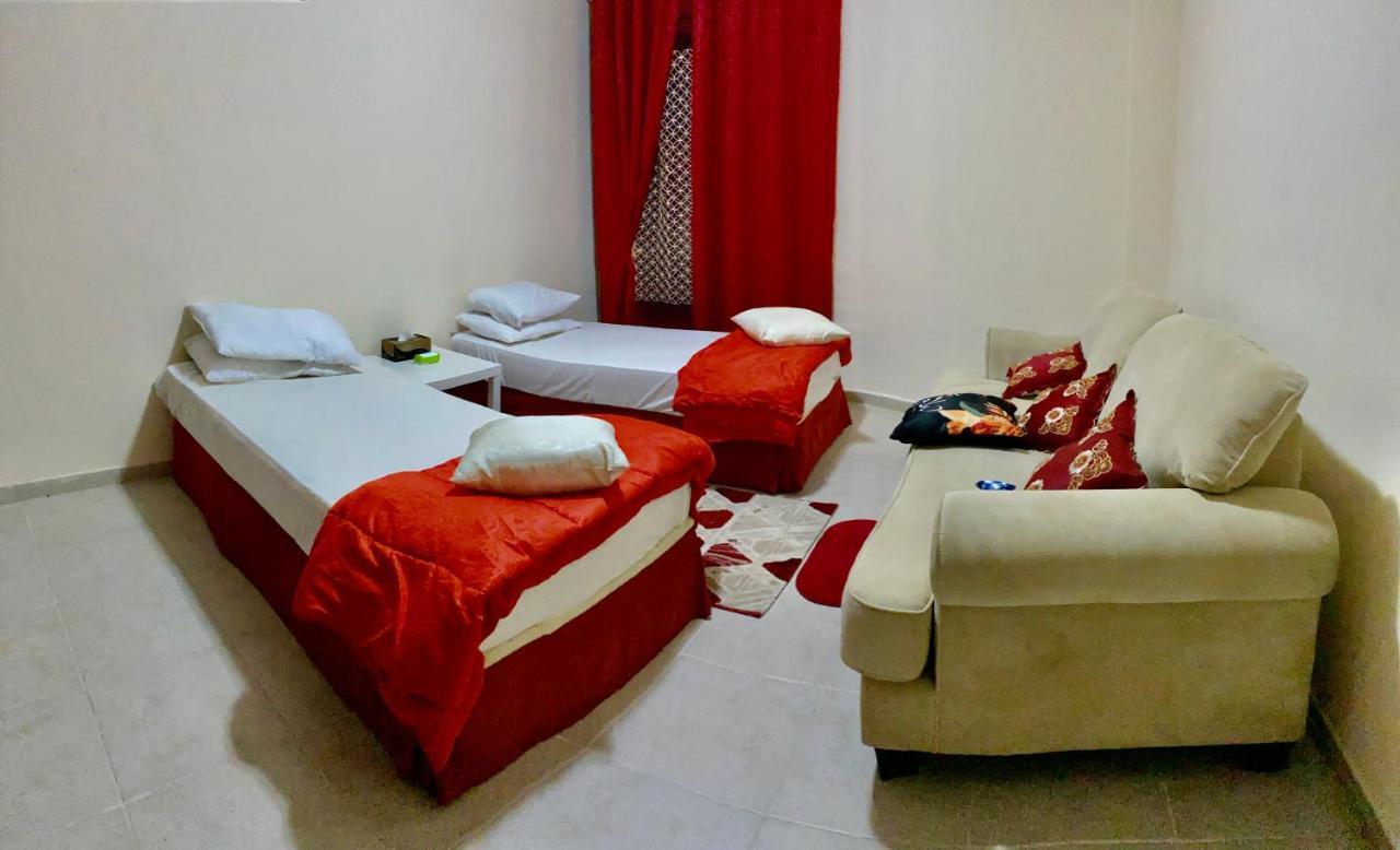 Nash Guest House Females Only Дубай Екстериор снимка