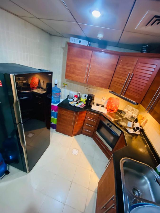 Nash Guest House Females Only Дубай Екстериор снимка